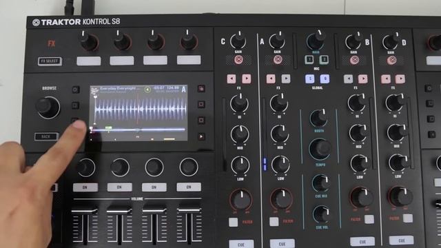 Traktor Kontrol S8 Review (Castellano) смотреть онлайн