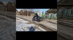 Дрифт на мотоцикле зимой  Урал прет