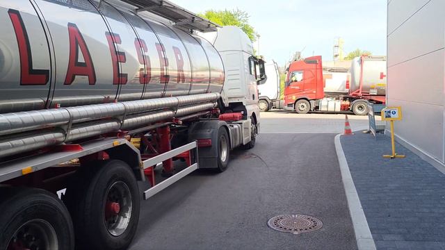 4. РАБОЧАЯ НЕДЕЛЯ В 4 ДНЯ. ВКУСНЫЙ УЖИН И ВОЕННАЯ ТЕХНИКА. смотреть онлайн