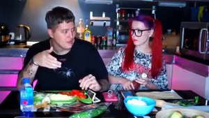 Готовим пиццу с парнем/Настя Шпагина.Перезалив