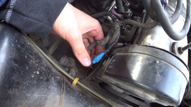 Веста. Плавают обороты запах бензина. Распаковка ништяков смотреть онлайн