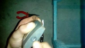 Открыть замок с помощью ножа