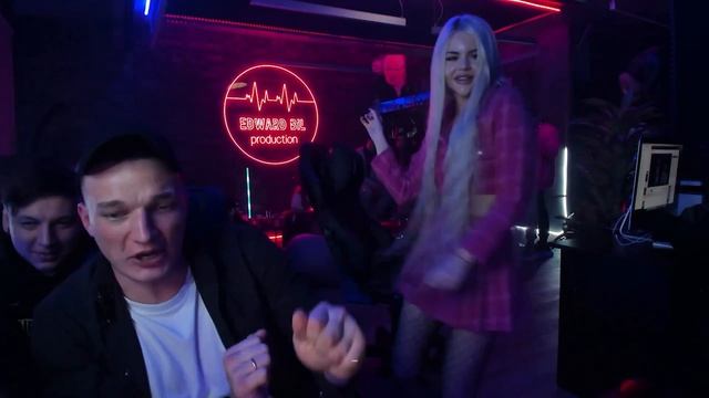 ЭДВАРД БИЛ ЗАДАЁТ ВОПРОСЫ БЫВШЕЙ ДЕВУШКЕ РУКИ БАЗУКИ! | РУКИ БАЗУКИ ИЗМЕНЯЛ?! смотреть онлайн