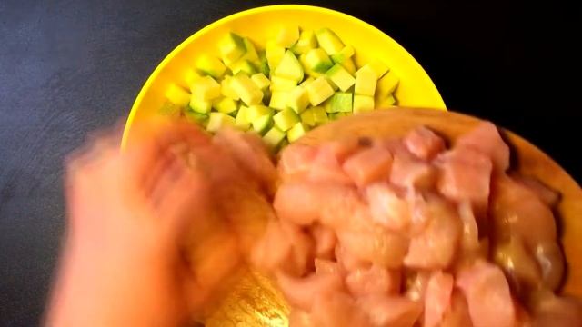 ДОБАВЬ ЭТО К КАБАЧКАМ... КАК ПРИГОТОВИТЬ КАБАЧКИ чтобы попросили еще? СМОТРИ СКОРЕЕ! смотреть онлайн