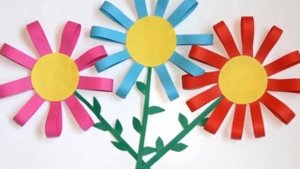 Превосходные поделки делают дети из цветной бумаги своими руками