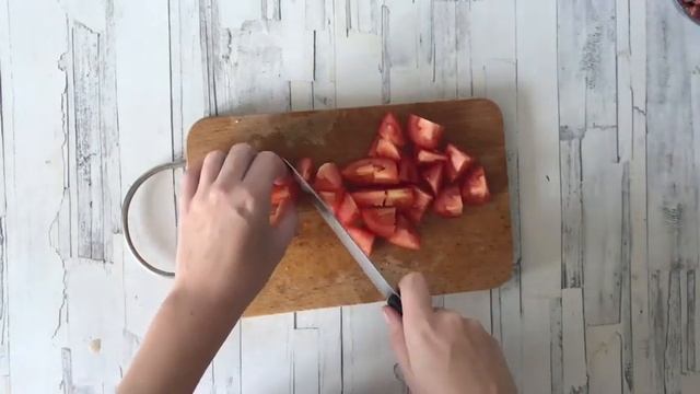 КАК ПРИГОТОВИТЬ САЛАТ С КОПЧЕНОЙ ГРУДКОЙ, ФАСОЛЬЮ И СУХАРИКАМИ? Простой, вкусный, быстрый!