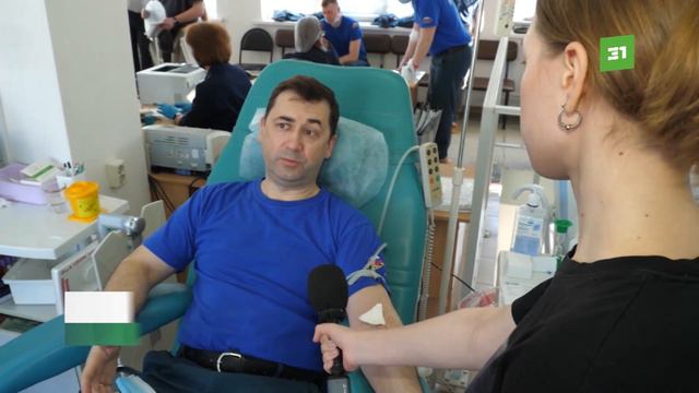 Литры храбрости. Десятки сотрудников МЧС и ОМОН решили стать донорами смотреть онлайн