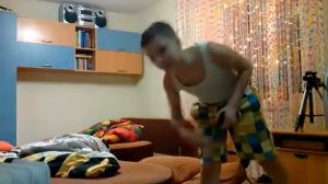 удар электрошокoм