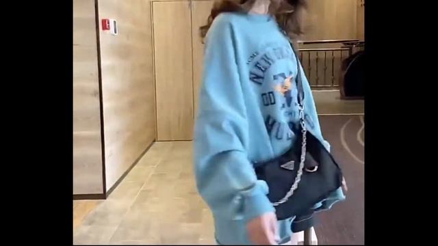 Женская сумка 2 в 1 с кошельком prada Women's bag 2 in 1 with a wallet смотреть онлайн