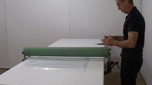 Накатка монтажной пленки. Планшетный ламинатор.