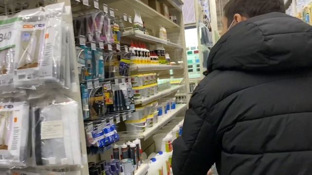 Приехали в магазин Леруа мерлен, смотрим светодиодную ленту для подсветки на кухню, шкафчик и жалюз смотреть онлайн