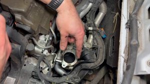 Peugeot 308 1.6 HDI DV6C EGR Valve replacement P0409 P12B4 P0490