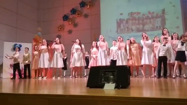 Девчонки порвали Интернет!!! "Ветер перемен". Студия "Звуки музыки" гимназия 40 Калининград смотреть онлайн
