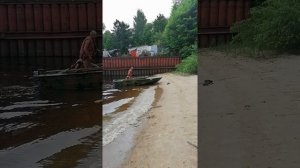 испытываем мотор вихрь 20 к лодке Днепра.
