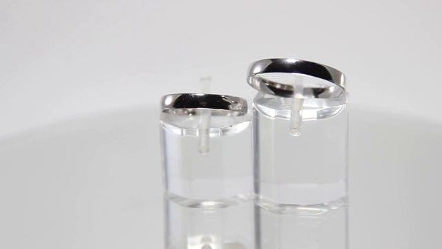 Комплект обручальных колец из белого золота 2.3 мм смотреть онлайн
