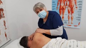 Работа костоправа при миозите плеча и шеи