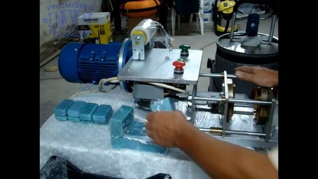 Оборудование для штамповки мыла .