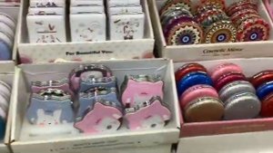 Жизнь Санкт-Петербурга. Самый большой и  грязный рынок АПРАКСИН ДВОР . РЫНОК  АПРАШКА