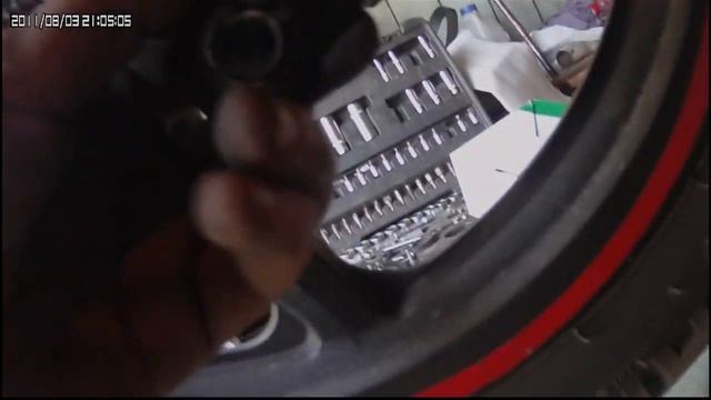 Замена звезды на Bajaj Boxer. Замена масляного фильтра. Замена масла смотреть онлайн