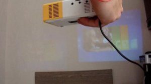 Портативный проектор YG-300. Работает от внешнего аккумулятора power bank?