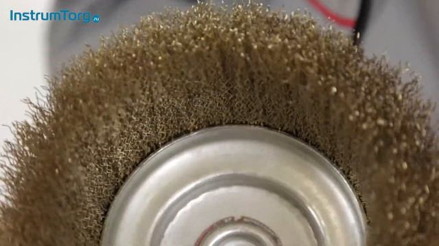Щетки для УШМ "чашка", латунированная витая проволока Matrix смотреть онлайн