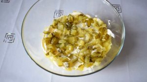 Салат слоёный с печенью минтая