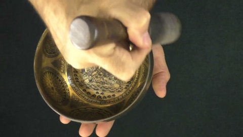 Поющая чаша Бутанская 16 см, До 263 Гц