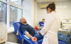 Московские единороссы сдают кровь для пострадавших в теракте в «Крокус Сити Холле» - Россия 24