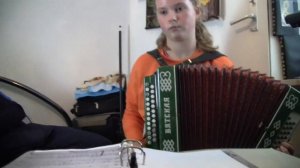 Музыкальные уроки : " Верила - верила" песня на гармони