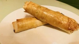 Сырные слоеные трубочки