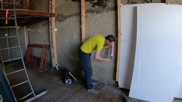 Установка окна для котельной, утепление стен пенопластом 100 мм #гаражмечты №10