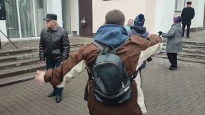 "НА СЕНОВАЛЕ"... звучит на танцполе в Гомельском парке...25.02.2023года.