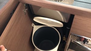 Обзор интерьера парусного катамарана Lagoon 42