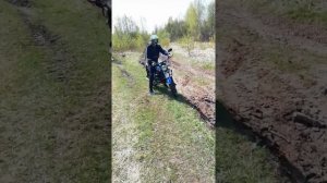 Катаемся по грязи. Мопед альфа 72 куба.