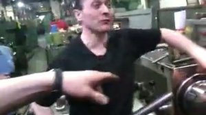 Как нарезают резьбу метчиком?