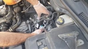 Volvo s40 1.6 dizel yakıt filtresi değişimi (volvo s40 1.6 diesel fuel filter replacement)