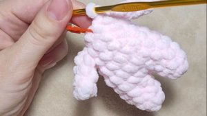 ?КОТИК?МАЛЫШ ИЗ ПЛЮШЕВОЙ ПРЯЖИ КРЮЧКОМ?crochet cat?gehäkelte Katze
