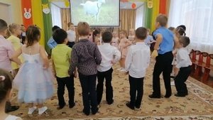 русская народная игра "Пошла коза по лесу"