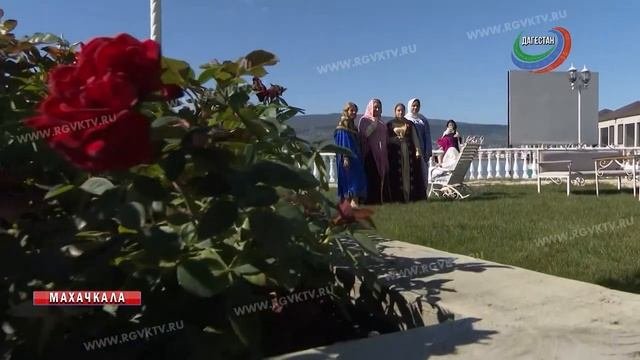 Бизнес-завтрак в национальном костюме
