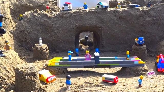 МОЩНЫЙ ПРОРЫВ ВОДЫ.LEGO CITY.SAND CITY.LEGO DAM BREACH.LEGO CITY. смотреть онлайн