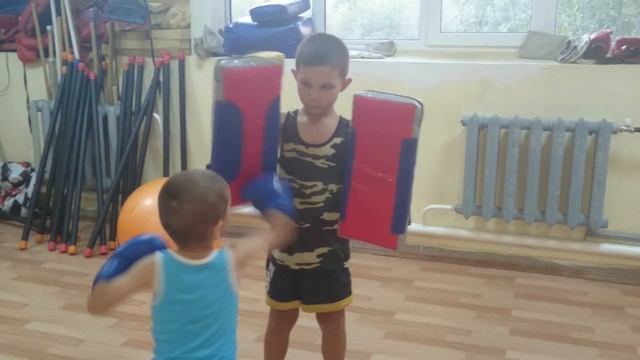 Тайский бокс дети. Muaythai combination 5 years Leitai Ufa Russia! LIKE! смотреть онлайн