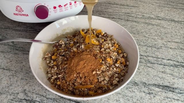 Как с помощью сушилки-йогуртницы "Мастерица" СШ-0205К приготовить злаковые батончики и клубнику. смотреть онлайн