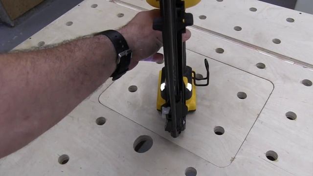 Dewalt DCN650D1 15 GA Cordless, Angled, Finish Nailer Review смотреть онлайн