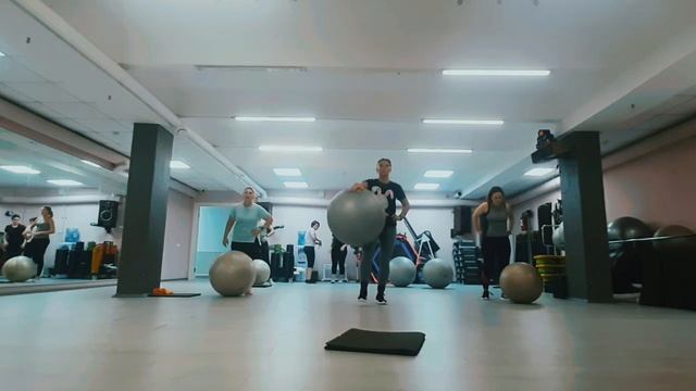 ФУНКЦИОНАЛЬНЫЙ ТРЕНИНГ ЦЕЛАЯ ТРЕНИРОВКА / FUNCTIONAL TRAINING / ГРУППОВАЯ ТРЕНИРОВКА / ФИТБОЛ