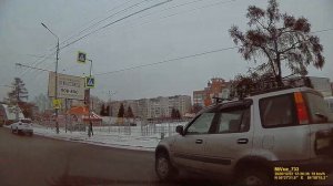 Томск. Водятел на старом пруле нарушает ПДД пункт 8.5.