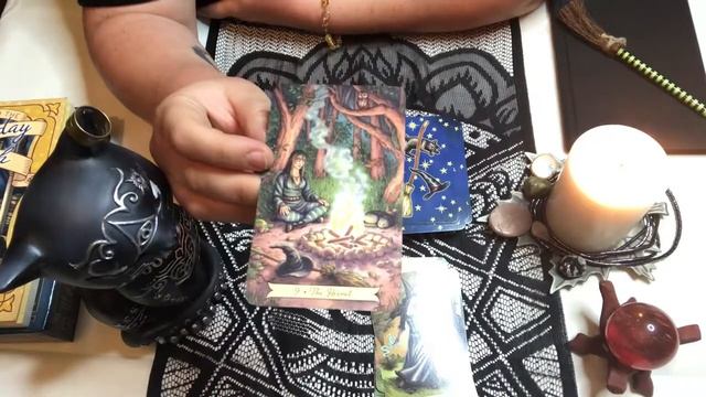Everyday Witch Tarot Deck Review смотреть онлайн