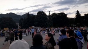 Школьный выпускной в Карачаевске (2024 год) Поёт Мурат Токов