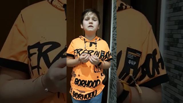 293 Крыжный Лев г Магадан Она случайно уронила ложку…