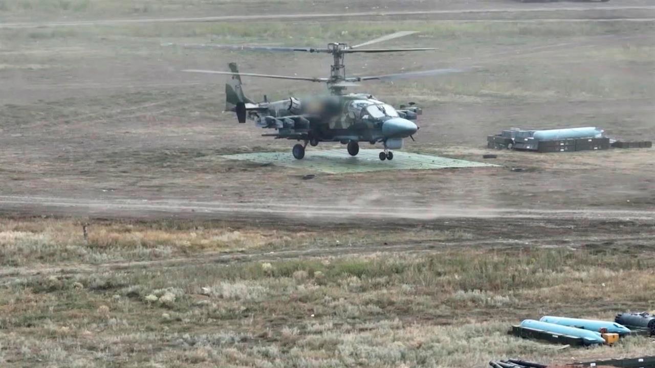 В Минобороны показали боевую работу экипажей вертолетов Ка-52
