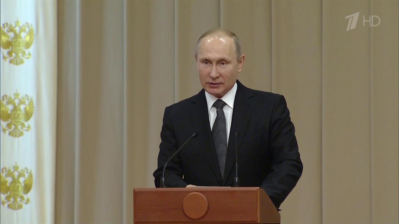 Владимир Путин говорил о совершенствовании судебной системы России